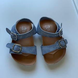 NEW Baby Gap Denim Buckle Sandals Sz 5-6